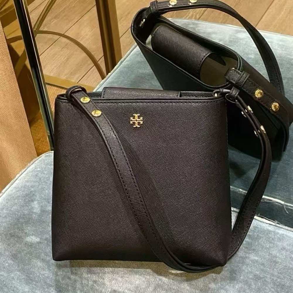 NWT Tory Burch Emerson Small Bucket Bag Crossbody Black Saffiano
Leather
